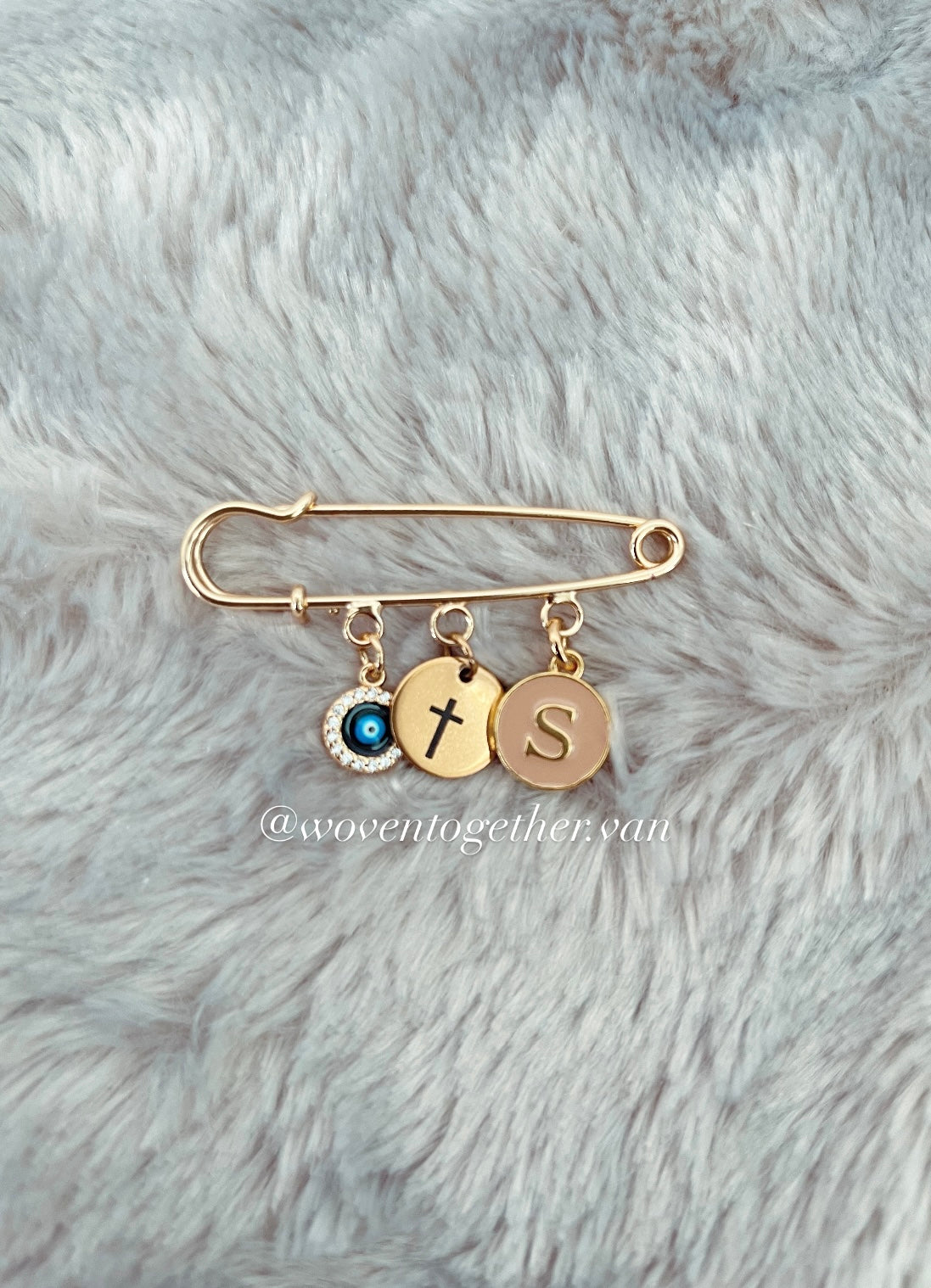 Pin Brooch x Cross (Nude Initial)